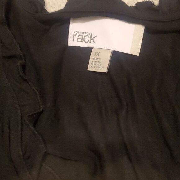 Nordstrom Rack woman black blouse - Picture 3 of 9